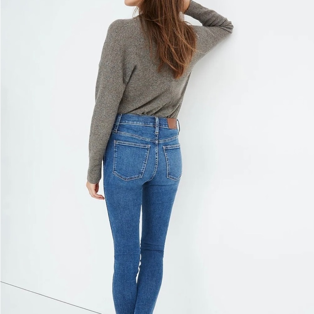 Madewell 10" High-Rise Skinny Jeans in Mackey Wash: Button-Front Edition size 26 - Picture 2 of 8